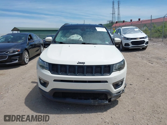 2019 Jeep Compass Latitude z VIN 3C4NJDBB1KT629829, wystawiony jako IAAI lot #42244638 z przebiegiem 111 566 mil mil oraz . Historia ofert i sprzedaży dostępna na DreamBid. Obrazek 12.
