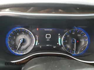 2022 Chrysler Pacifica Limited with VIN 2C4RC1GG7NR175799, listed as a Copart auction lot 63038045 with 32,317 mi miles and Clean title. Bid and sale history available at DreamBid. Image 9.
