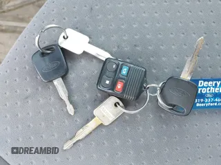 2003 Ford Focus SE Fleet с VIN 1FAFP36373W209641, выставлен на аукционе IAAI как лот 42119574 с пробегом 152 473 миль миль и . История ставок и продаж доступна на DreamBid. Изображение 11.