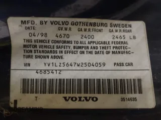 1998 Volvo V70 XC with VIN YV1LZ5647W2504059, listed as a IAAI auction lot 41704655 with 318,742 mi miles. Bid and sale history available at carsss.com. Image 9.