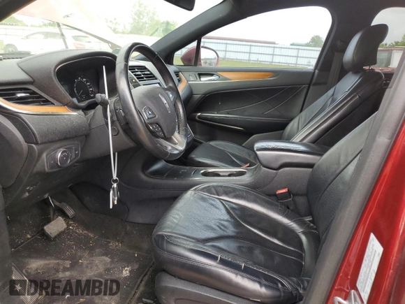 2016 Lincoln MKC Reserve z VIN 5LMCJ3C9XGUJ31146, wystawiony jako Copart lot #53476055 z przebiegiem 155 990 mil mil oraz Szkoda całkowita • Salvage title. Historia ofert i sprzedaży dostępna na DreamBid. Obrazek 7.