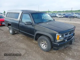 1991 Chevrolet Silverado 1500 Work Truck z VIN 1GCEC14Z9ME209211, wystawiony jako IAAI lot #42243994 z przebiegiem 235 970 mil mil oraz . Historia ofert i sprzedaży dostępna na DreamBid. Obrazek 1.
