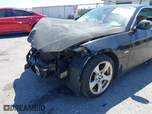 2010 BMW 3 Series 328i with VIN WBAWV1C58AP124385, listed as a IAAI auction lot 41761958 with 197,944 mi miles. Bid and sale history available at carsss.com. Image 6.
