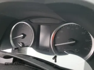 2018 Toyota Highlander SE z VIN 5TDKZRFH1JS543131, wystawiony jako Copart lot #59556625 z przebiegiem Nie podano mil oraz Szkoda całkowita • Salvage title. Historia ofert i sprzedaży dostępna na DreamBid. Obrazek 9.