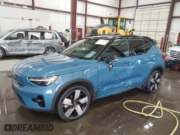 2023 Volvo XC40 Ultimate с VIN YV4ED3UM9P2090415, выставлен на аукционе IAAI как лот 41138900 с пробегом 8 292 миль миль и . История ставок и продаж доступна на DreamBid. Изображение 2.