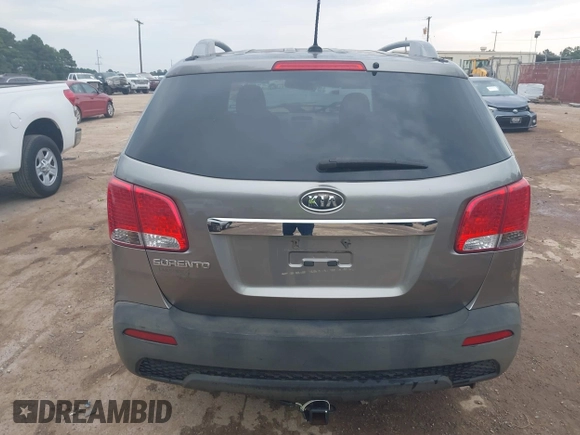 2011 Kia Sorento LX with VIN 5XYKT4A22BG149224, listed as a IAAI auction lot 40252333 with 183,619 mi miles. Bid and sale history available at carsss.com. Image 17.