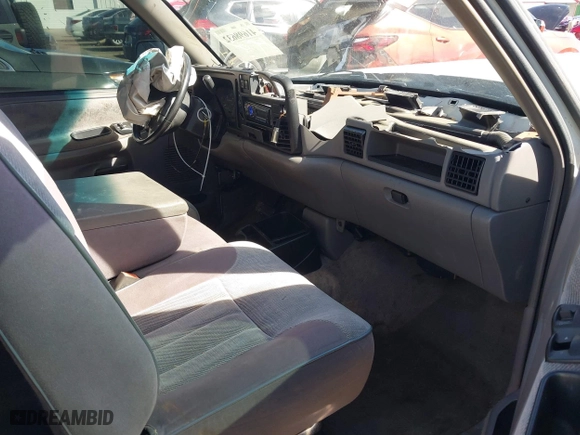 1996 Dodge Ram 1500 with VIN 1B7HC13Z3TJ119296, listed as a IAAI auction lot 41698632 with 186,256 mi miles. Bid and sale history available at carsss.com. Image 5.