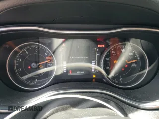 2019 Jeep Cherokee Latitude Plus z VIN 1C4PJLLB9KD171755, wystawiony jako Copart lot #50413365 z przebiegiem 115 751 mil mil oraz Szkoda całkowita • Salvage title. Historia ofert i sprzedaży dostępna na DreamBid. Obrazek 9.
