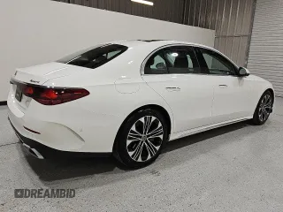 2025 Mercedes-Benz E 350 z VIN W1KLF4HB7SA095796, wystawiony jako Copart lot #59636555 z przebiegiem 10 489 mil mil oraz Czysty tytuł • Clean title. Historia ofert i sprzedaży dostępna na DreamBid. Obrazek 3.