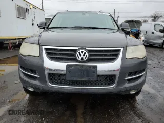 2008 Volkswagen Touareg V6 with VIN WVGBE77LX8D045580, listed as a Copart auction lot 51677485 with 108,062 mi miles and Clean title. Bid and sale history available at DreamBid. Image 5.