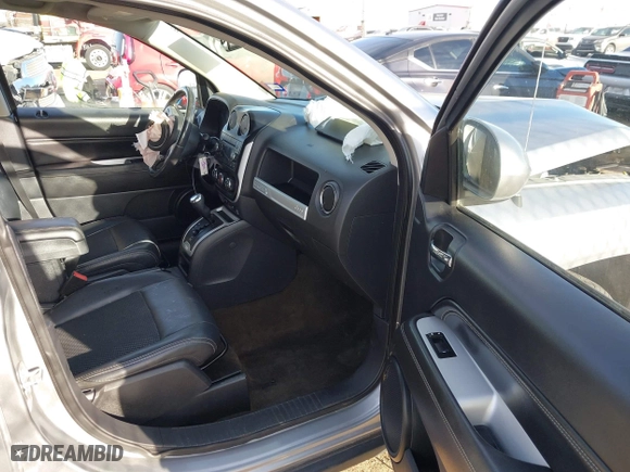 2016 Jeep Compass High Altitude Edition with VIN 1C4NJCEA1GD773763, listed as a IAAI auction lot 41601105 with 113,813 mi miles. Bid and sale history available at carsss.com. Image 5.