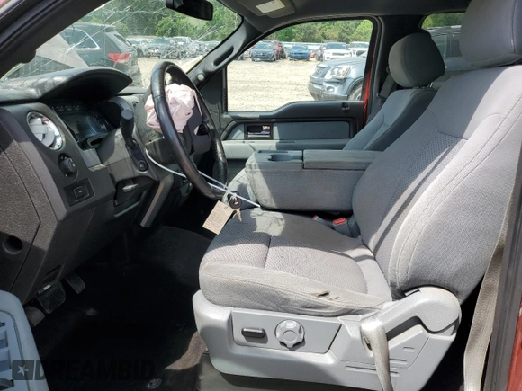 2014 Ford F-150 XL z VIN 1FTFW1CT3EKF02131, wystawiony jako Copart lot #55116985 z przebiegiem 198 970 mil mil oraz Czysty tytuł • Clean title. Historia ofert i sprzedaży dostępna na DreamBid. Obrazek 7.