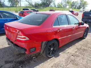 2007 Mercedes-Benz C 280 Luxury z VIN WDBRF92H97F846825, wystawiony jako IAAI lot #42231400 z przebiegiem 137 526 mil mil oraz . Historia ofert i sprzedaży dostępna na DreamBid. Obrazek 4.