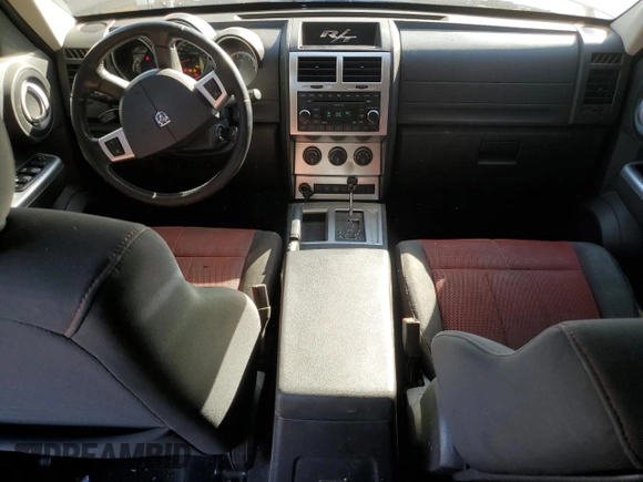 2008 Dodge Nitro R/T z VIN 1D8GT58608W117230, wystawiony jako Copart lot #78043414 z przebiegiem 172 066 mil mil oraz Szkoda całkowita • Salvage title. Historia ofert i sprzedaży dostępna na DreamBid. Obrazek 8.