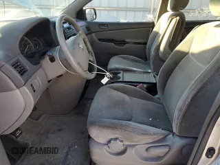 2004 Toyota Sienna with VIN 5TDZA29CX4S140010, listed as a Copart auction lot 85020844 with 284,385 mi miles and Clean Title. Bid and sale history available at DreamBid. Image 7.