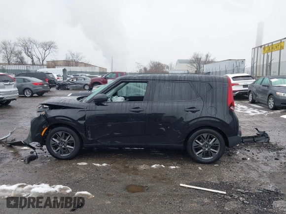 2022 Kia Soul EX with VIN KNDJ33AU1N7803820, listed as a IAAI auction lot 41574877 with 55,340 mi miles. Bid and sale history available at carsss.com. Image 14.