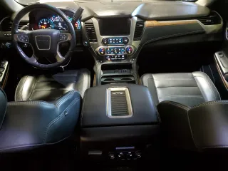 2019 GMC Yukon Denali with VIN 1GKS2CKJ9KR186604, listed as a Copart auction lot 73211694 with 110,069 mi miles and Salvage Title. Bid and sale history available at carsss.com. Image 8.