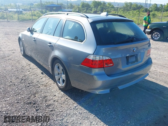 2006 BMW 5 Series 530xi with VIN WBANN73576CN00345, listed as a IAAI auction lot 39526044 with 158,525 mi miles and . Bid and sale history available at carsss.com. Image 3.