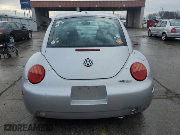 2000 Volkswagen Beetle GLS z VIN 3VWCD21C2YM409242, wystawiony jako Copart lot #46658435 z przebiegiem 90 038 mil mil oraz Szkoda całkowita • Salvage title. Historia ofert i sprzedaży dostępna na DreamBid. Obrazek 6.