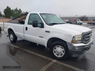 2004 Ford Super Duty F-250 XL with VIN 1FTNF20P04ED86750, listed as a IAAI auction lot 41197727 with 320,643 mi miles. Bid and sale history available at carsss.com. Image 1.