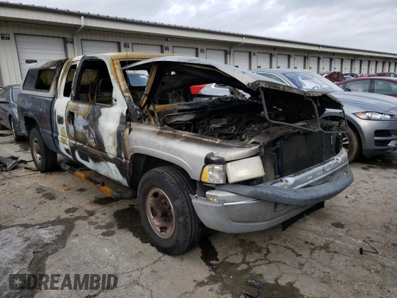 1998 Dodge 2500 z VIN 1B7KC23W1WJ160340, wystawiony jako Copart lot #88930925 z przebiegiem Nie podano mil oraz Szkoda całkowita • Salvage title. Historia ofert i sprzedaży dostępna na DreamBid. Obrazek 4.
