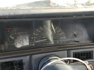 1996 Oldsmobile Cutlass Ciera 1SA VX5 z VIN 1G3AJ55M5T6394526, wystawiony jako Copart lot #72783674 z przebiegiem 77 988 mil mil oraz Szkody całkowita. Historia ofert i sprzedaży dostępna na DreamBid. Obrazek 9.