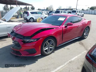 2024 Ford Mustang EcoBoost z VIN 1FA6P8TH2R5137890, wystawiony jako IAAI lot #41825638 z przebiegiem 6 144 mil mil oraz . Historia ofert i sprzedaży dostępna na DreamBid. Obrazek 21.