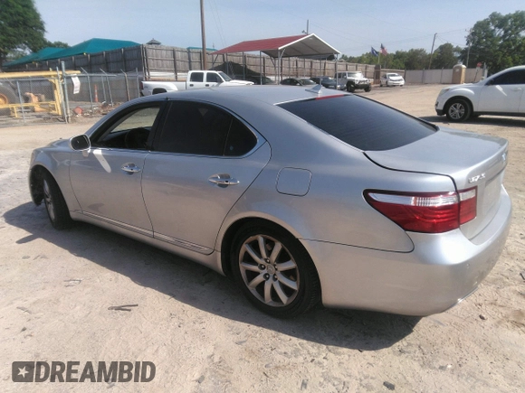 2007 Lexus LS 460 with VIN JTHBL46F575038824, listed as a IAAI auction lot 42167482 with 231,934 mi miles. Bid and sale history available at carsss.com. Image 3.