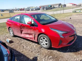 2016 Toyota Prius Four z VIN JTDKARFU0G3502097, wystawiony jako IAAI lot #42053915 z przebiegiem 102 252 mil mil oraz . Historia ofert i sprzedaży dostępna na DreamBid. Obrazek 1.