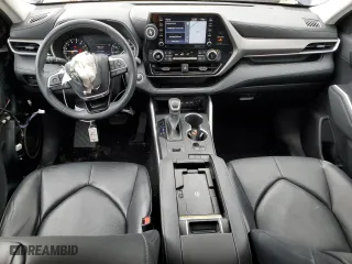 2021 Toyota Highlander XLE with VIN 5TDHZRAHXMS523935, listed as a Copart auction lot 47992635 with 50,094 mi miles and Clean Title. Bid and sale history available at carsss.com. Image 8.