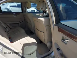 2010 Mercedes-Benz E 350 Luxury z VIN WDDHF5GB9AA048636, wystawiony jako IAAI lot #42151413 z przebiegiem 174 727 mil mil oraz . Historia ofert i sprzedaży dostępna na DreamBid. Obrazek 8.