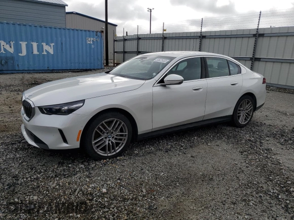 2024 BMW 5 Series 530i with VIN WBA43FJ00RCP86191, listed as a Copart auction lot 45286895 with 31,076 mi miles and Salvage Title. Bid and sale history available at carsss.com. Image 1.