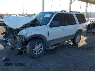 2005 Ford Expedition Special Service with VIN 1FMPU15575LA65295, listed as a IAAI auction lot 41658019 with 200,948 mi miles. Bid and sale history available at carsss.com. Image 2.