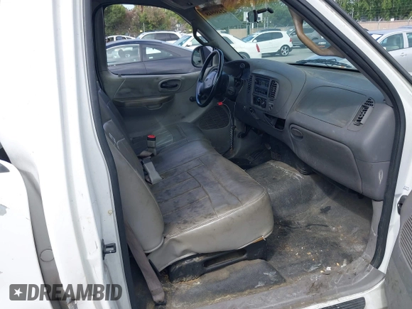 2000 Ford F-150 XL with VIN 1FTZF1724YNB21874, listed as a IAAI auction lot 42489948 with 117,906 mi miles and . Bid and sale history available at DreamBid. Image 5.