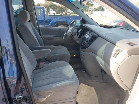2003 Mazda MPV LX with VIN JM3LW28A030354777, listed as a IAAI auction lot 41624923 with 199,283 mi miles. Bid and sale history available at carsss.com. Image 5.