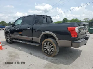 2016 Nissan Titan Platinum Reserve z VIN 1N6BA1F26GN506432, wystawiony jako Copart lot #55596075 z przebiegiem 153 972 mil mil oraz Czysty tytuł • Clean title. Historia ofert i sprzedaży dostępna na DreamBid. Obrazek 2.