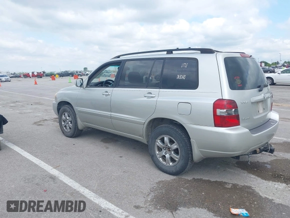 2004 Toyota Highlander z VIN JTEEP21A840019174, wystawiony jako IAAI lot #42343076 z przebiegiem 301 156 mil mil oraz . Historia ofert i sprzedaży dostępna na DreamBid. Obrazek 3.