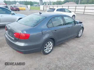 2011 Volkswagen Jetta SE with VIN 3VWDX7AJ5BM388532, listed as a IAAI auction lot 42453112 with 120,170 mi miles and . Bid and sale history available at DreamBid. Image 4.