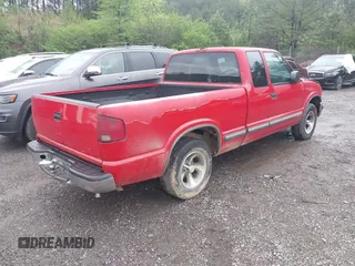 2001 Chevrolet S-10 LS with VIN 1GCCS19W418235489, listed as a IAAI auction lot 41967949 with Not Provided miles and . Bid and sale history available at DreamBid. Image 4.