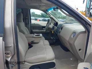 2006 Ford F-150 XLT z VIN 1FTPW12V26KD41974, wystawiony jako IAAI lot #42447667 z przebiegiem 153 884 mil mil oraz . Historia ofert i sprzedaży dostępna na DreamBid. Obrazek 5.