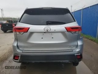 2018 Toyota Highlander SE with VIN 5TDJZRFH2JS528343, listed as a Copart auction lot 56942905 with 84,492 mi miles and Salvage title. Bid and sale history available at DreamBid. Image 6.