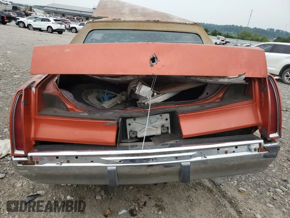 1995 Cadillac Fleetwood z VIN 1G6DW52P0SR700223, wystawiony jako Copart lot #64653214 z przebiegiem Nie podano mil oraz Szkody całkowita. Historia ofert i sprzedaży dostępna na DreamBid. Obrazek 6.