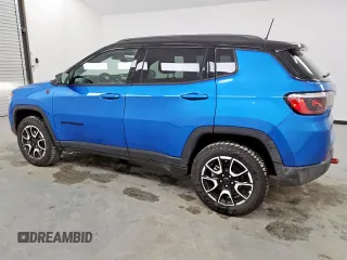 2025 Jeep Compass Trailhawk with VIN 3C4NJDDN0ST536792, listed as a Copart auction lot 61690425 with 14,512 mi miles and Clean title. Bid and sale history available at DreamBid. Image 2.