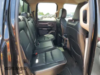 2020 Ram 1500 Laramie z VIN 1C6RREDT0LN265191, wystawiony jako Copart lot #57207775 z przebiegiem 124 269 mil mil oraz Szkoda całkowita • Salvage title. Historia ofert i sprzedaży dostępna na DreamBid. Obrazek 10.
