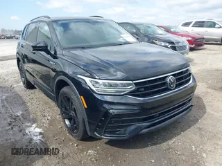 2023 Volkswagen Tiguan SE R-Line Black с VIN 3VVCB7AX3PM131427, выставлен на аукционе IAAI как лот 42314267 с пробегом 19 250 миль миль и . История ставок и продаж доступна на DreamBid. Изображение 1.
