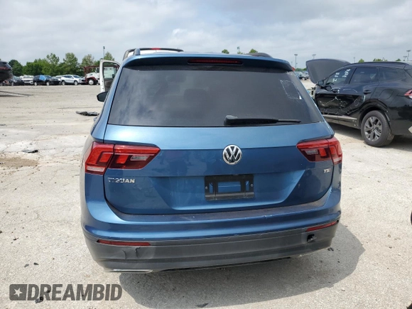 2018 Volkswagen Tiguan S z VIN 3VV1B7AX6JM084103, wystawiony jako Copart lot #65433355 z przebiegiem 112 946 mil mil oraz Czysty tytuł • Clean title. Historia ofert i sprzedaży dostępna na DreamBid. Obrazek 6.