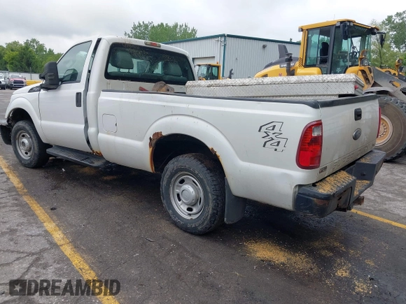 2011 Ford F-250 XL z VIN 1FTBF2B65BEA30685, wystawiony jako IAAI lot #42435253 z przebiegiem 60 603 mil mil oraz . Historia ofert i sprzedaży dostępna na DreamBid. Obrazek 3.