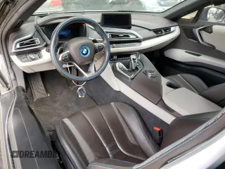 2015 BMW i8 z VIN WBY2Z2C54FV392511, wystawiony jako Copart lot #53033563 z przebiegiem 51 024 mil mil oraz . Historia ofert i sprzedaży dostępna na DreamBid. Obrazek 8.