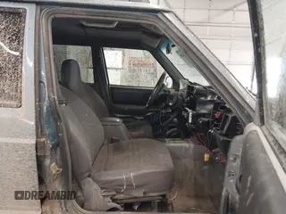 1998 Jeep Cherokee Sport with VIN 1J4FJ68S5WL284937, listed as a IAAI auction lot 41984490 with 259,716 mi miles and . Bid and sale history available at DreamBid. Image 5.