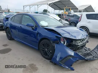 2025 Toyota Camry LE z VIN 4T1DAACK3SU019117, wystawiony jako IAAI lot #41542999 z przebiegiem Nie podano mil oraz . Historia ofert i sprzedaży dostępna na DreamBid. Obrazek 1.